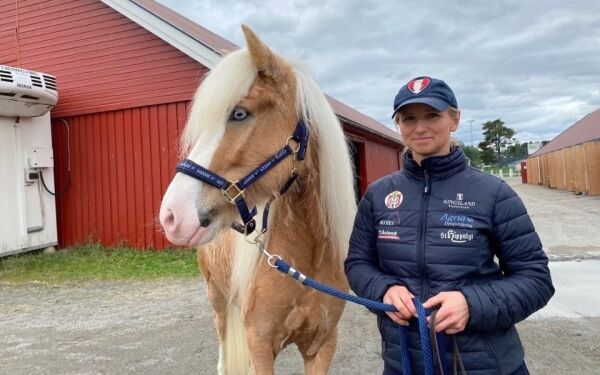 Seier med hjemmelaget hest