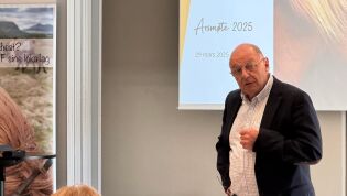 Fortsetter som NIHF-leder