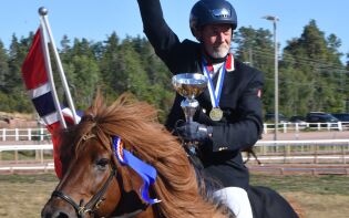 Erik med Feather Prize