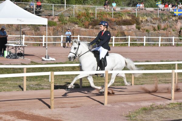 Caroline og Ógn med bronse!