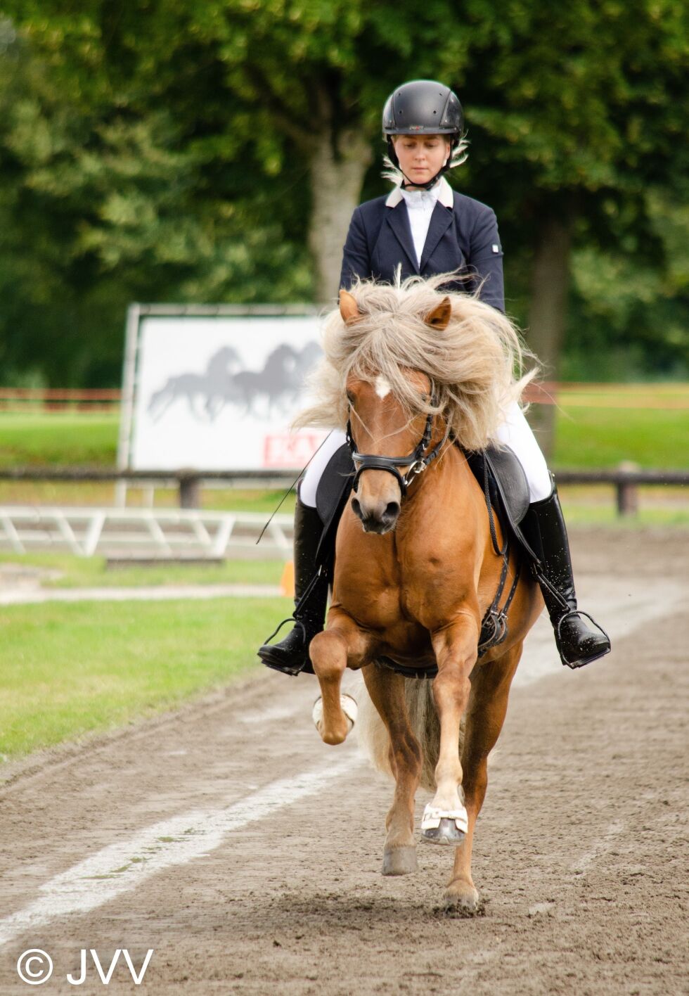 Anne-Lene van Engelen med sin Fákur frá Mið-Fossum
 Foto: Josefine Van Vessem